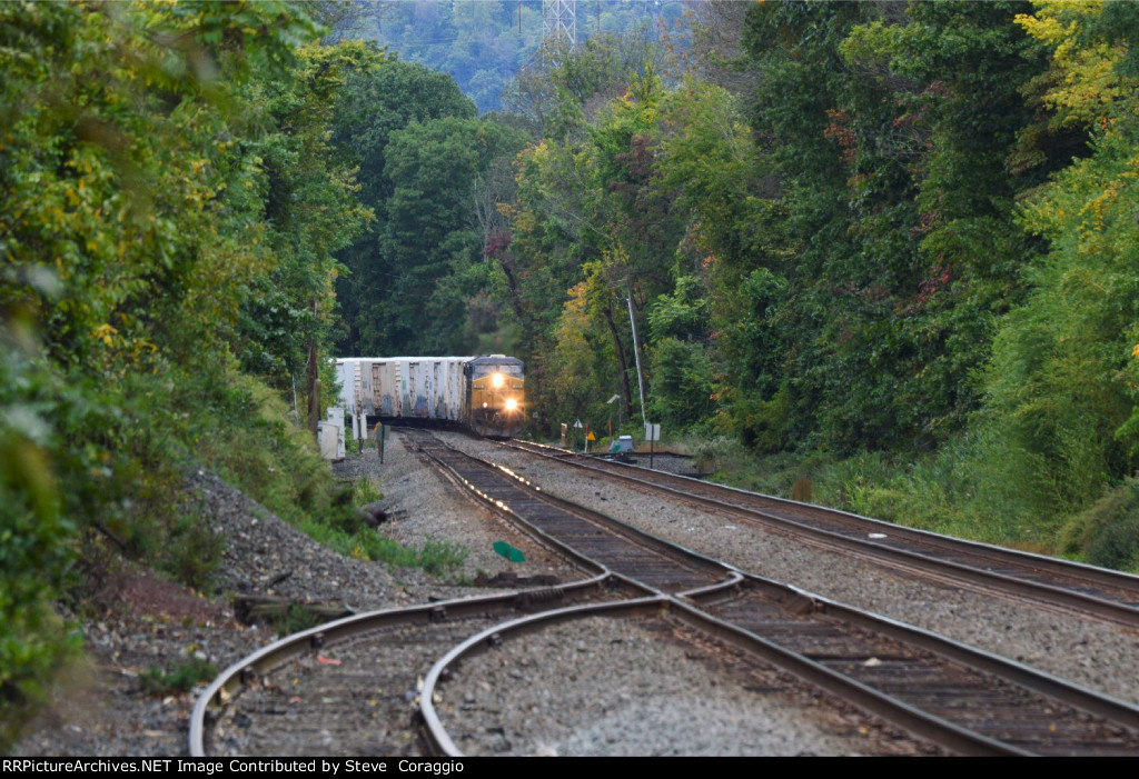  CSX M 406 Comes into View